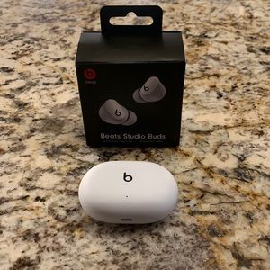 EUC Beats Ear Buds - white